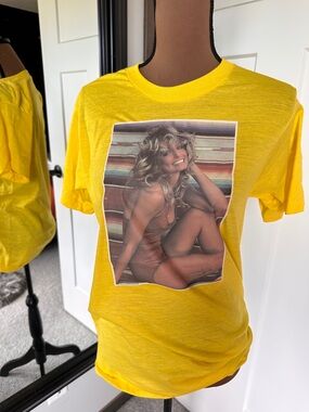 Farrah Fawcett Vintage 1976 Graphic T-Shirt Yellow Single Stitch Size Large -c